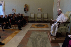 Papa Leão XIV reúne-se com famílias das vítimas de incêndio em bar suíço na passagem de ano