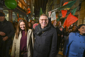 Seguro apela ao voto por saúde e escolas públicas