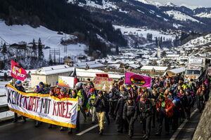 O protesto do 'Strike WEF' inclui uma caminhada de dois dias até Davos.