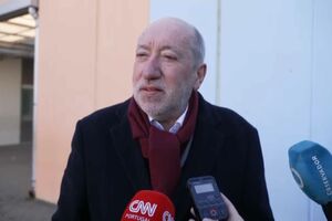 "Espero que os portugueses participem e honrem este direito": António Filipe votou em Loures