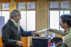 Eleições em Portugal: cidadão vota para Presidente da República
