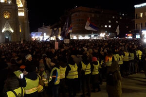 Milhares de estudantes saem às ruas na Sérvia para protestar contra a corrupção