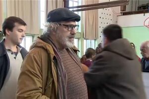 Vieira critica quem se importa "mais com o futebol do que com a política" e recusa ser "um candidato fantasma"