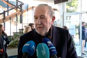 Ramalho Eanes pede "responsabilidade social" num mundo que passou da lei da ordem para a "desordem"