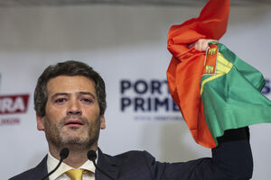 Ventura mira a liderança da direita e projeta o Chega em São Bento