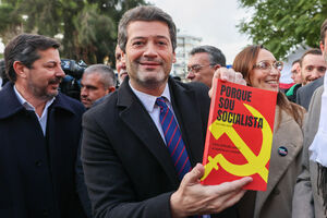 Ventura mira a liderança da direita e projeta o Chega em São Bento