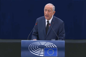 “Não há senhores únicos do globo nem poderes eternos”, defende Presidente da República 