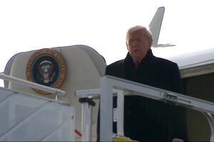 Donald Trump já chegou à Suíça para participar no Fórum de Davos