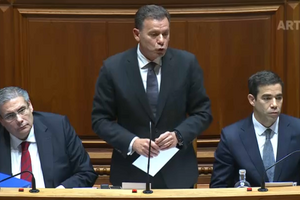 Primeiro-ministro garante que Governo vai avaliar aumento da mortalidade em Portugal 