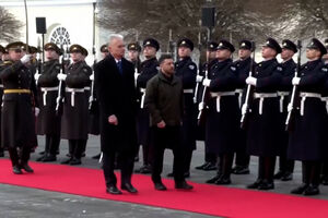 Zelensky recebido pelo presidente da Lituânia para conversas na capital do país 