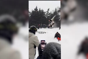 Shaun White surpreende Nova Iorque com truques improvisados de snowboard no Central Park 