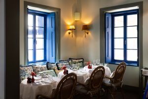 O restaurante Casa do Largo, em Cascais, ganhou novos tons