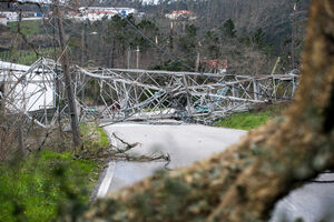 Depressão Kristin causa danos comparáveis ao furacão Leslie em áreas afetadas