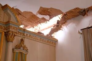 "Caiu a parede e o teto, mas o altar ficou intacto": Novas imagens mostram destruição na capela do palacete de José Cid