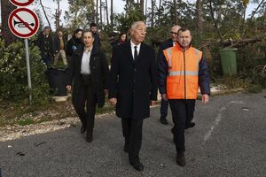 Marcelo Rebelo de Sousa visita área afetada por mau tempo