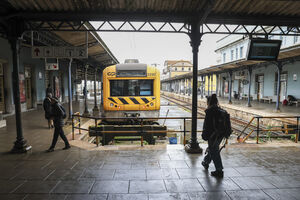 Circulação ferroviária condicionada devido a falhas na rede elétrica
