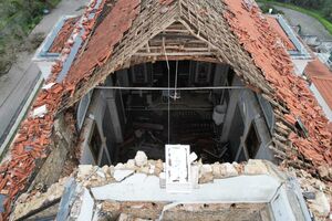 Câmara de Pampilhosa da Serra apoia população com tijolos e telhas após mau tempo