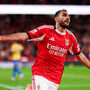 Benfica vence Estoril com 'hat trick' de Pavlidis e aproxima-se do Sporting