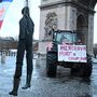 Agricultores e cerca de 100 tratores furam barreiras em Paris em protesto contra Mercosul