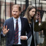Príncipe Harry diz que o Daily Mail tornou a vida da sua mulher 'num inferno'