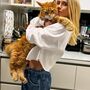 Quase do tamanho da dona! Gato gigante de Carolina Dieckmmann enlouquece os fãs