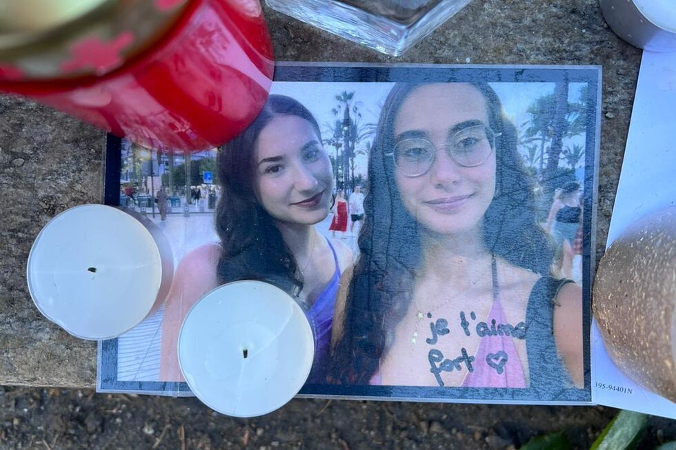 Homenagem a Fanny, professora desaparecida no incêndio na Suíça, com votos de 'Je t'aime fort'.
