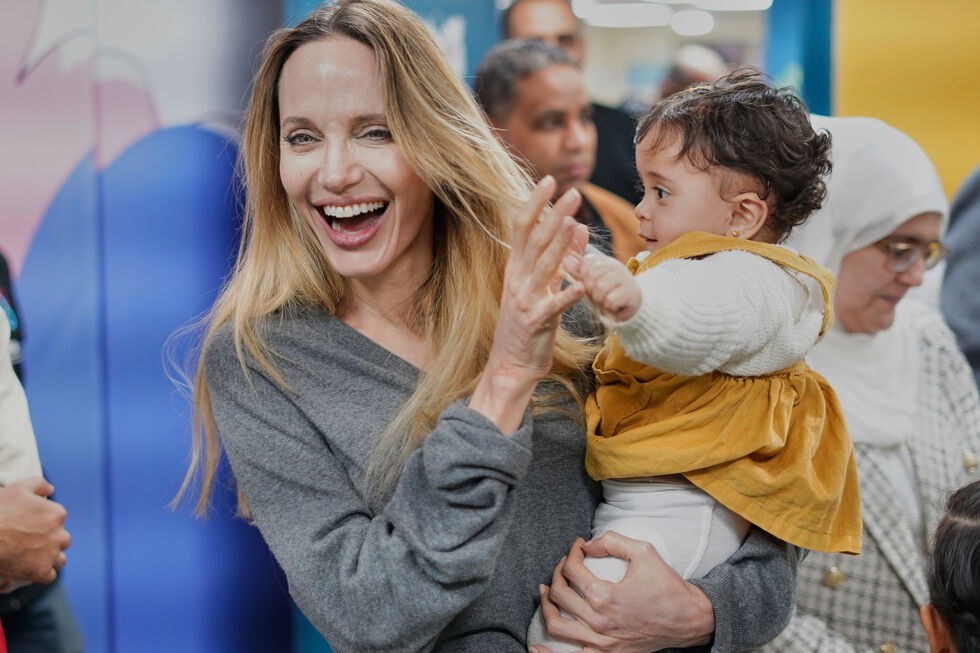 Angelina Jolie visita Rafah e expressa solidariedade ao povo de Gaza
