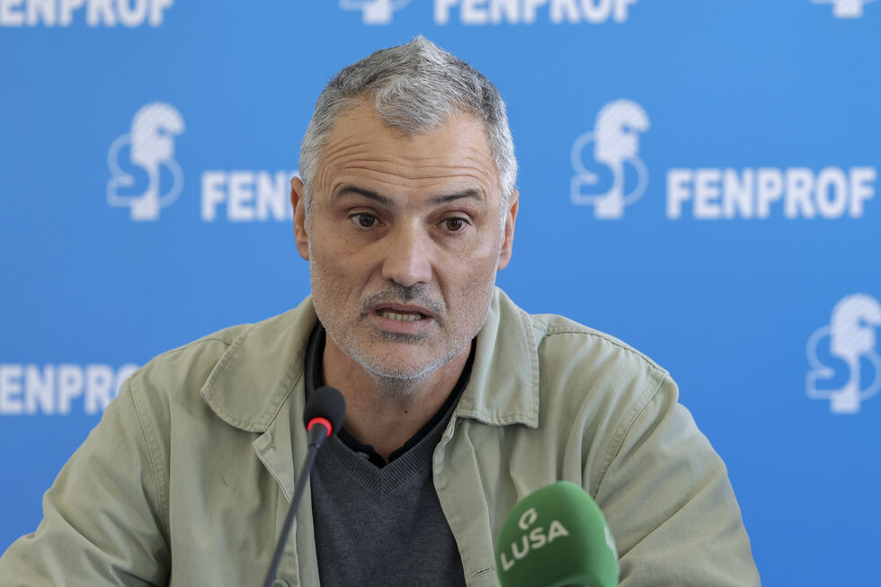 Fenprof alerta para a falta de professores e pede revisão da carreira docente