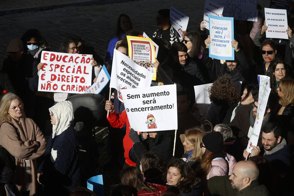Protesto de colégios privados de ensino especial
