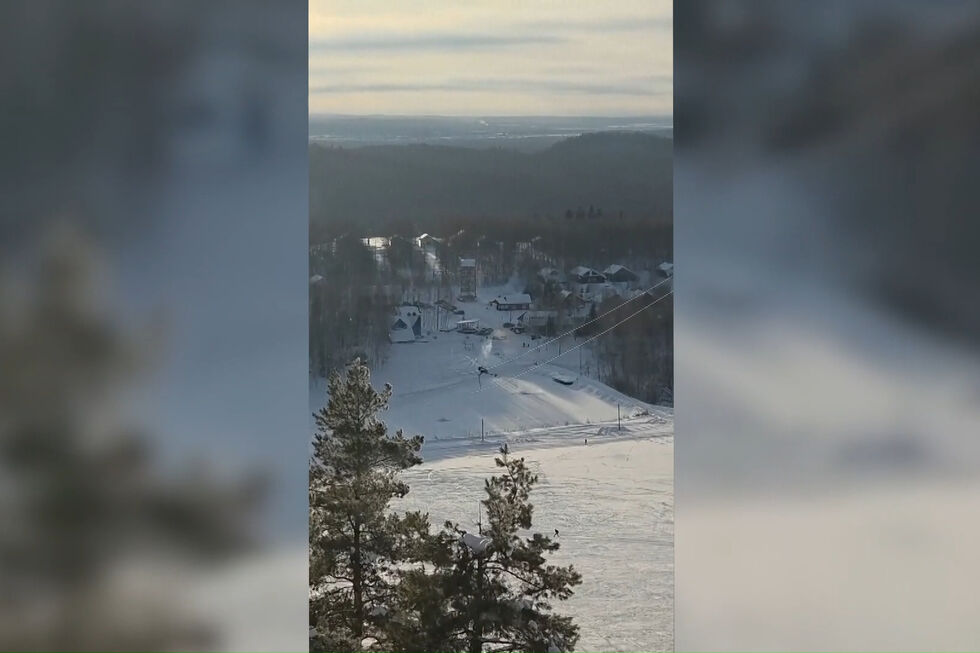 Helicóptero colide com cabos de teleférico e despenha-se na Rússia