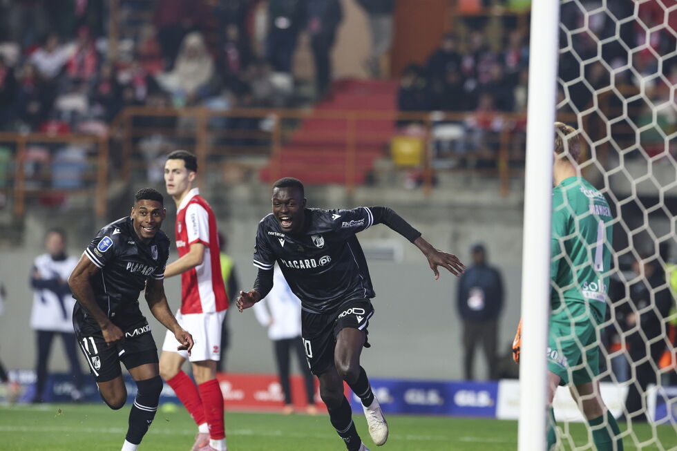 Jogadores celebram vitória do Vitória de Guimarães sobre o Sporting de Braga na Taça da Liga