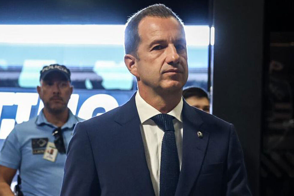 Frederico Varandas no aeroporto