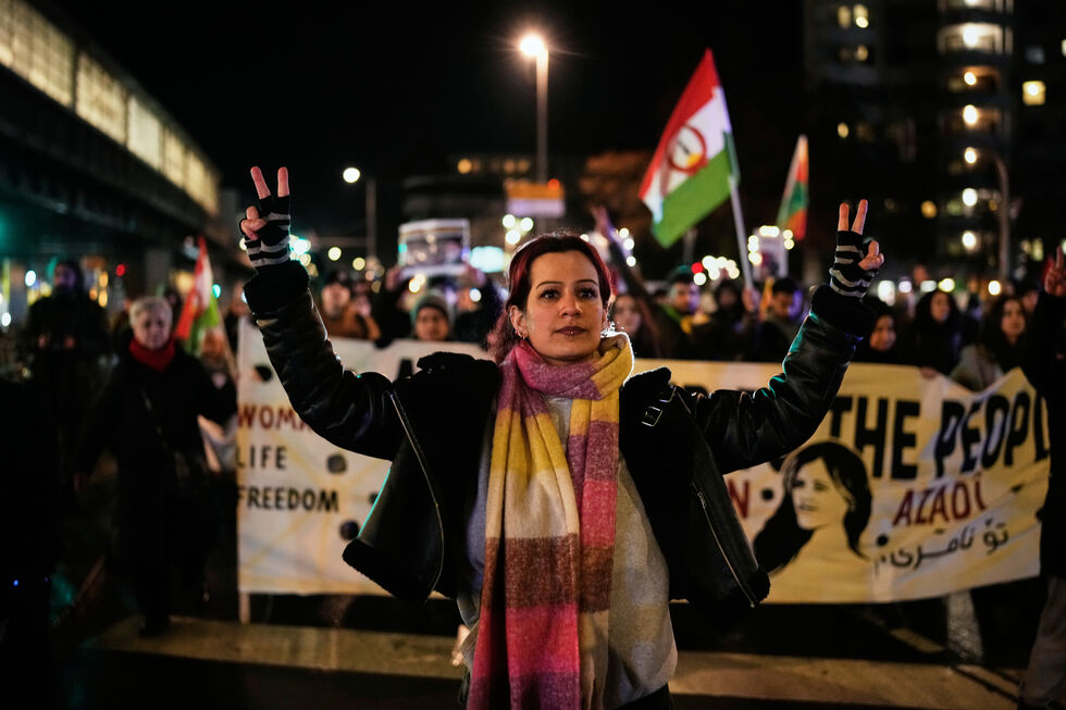 Iranianos têm saído à rua para protestar