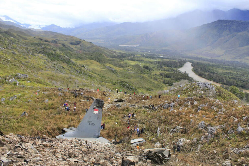 Avião desaparecido na Indonésia com 11 a bordo