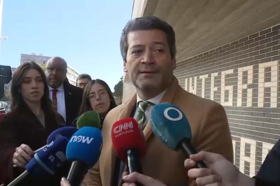 "A democracia ganha quando participamos": André Ventura vota e apela à ida às urnas