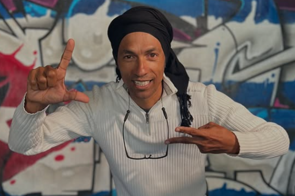 Rapper cubano condenado por defender direitos humanos.
