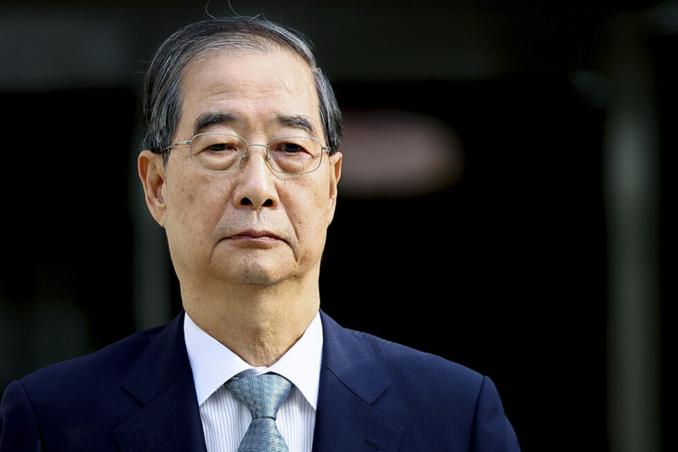 Ex-primeiro-ministro sul-coreano condenado a 23 anos de prisão