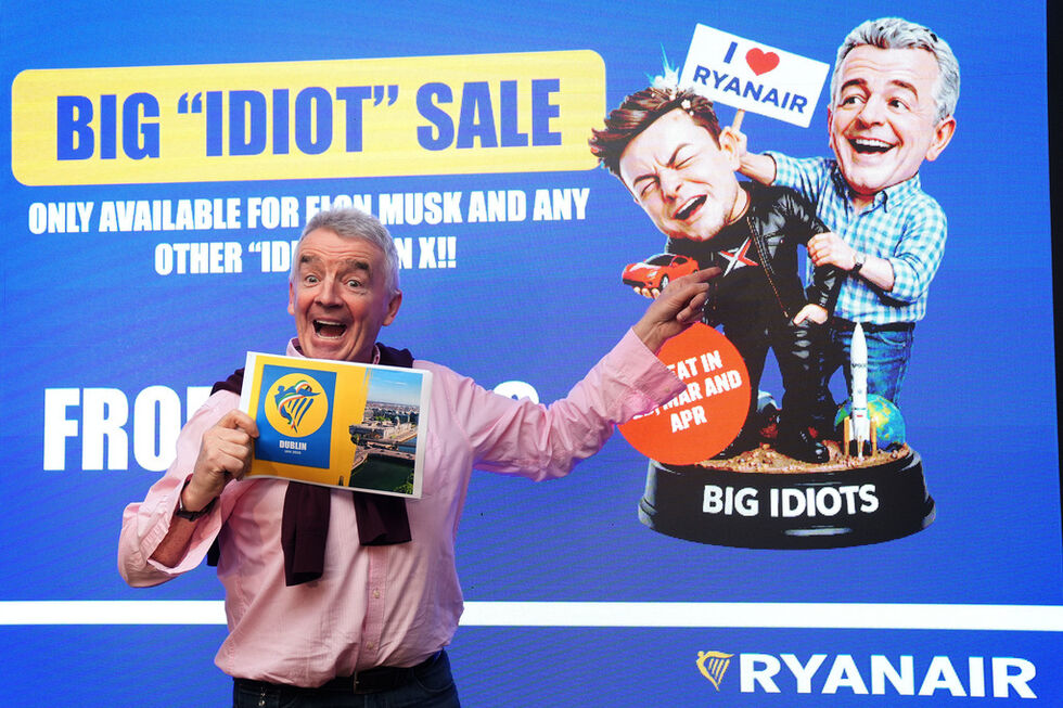 Ryanair lança campanha 'Grande Promoção para Idiotas' direcionada a Elon Musk.
