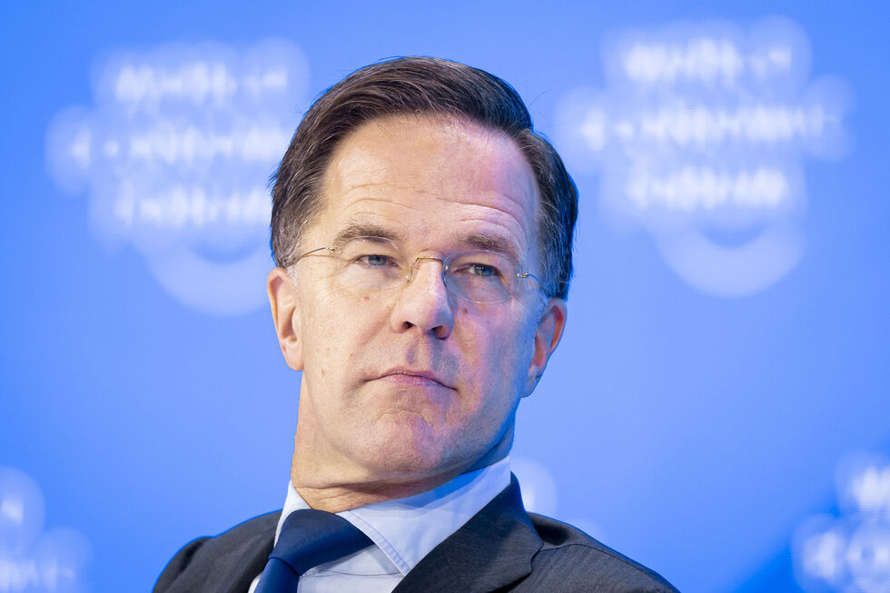 Mark Rutte destaca-se em reflexões sobre 2025, marcando o tempo com palavras