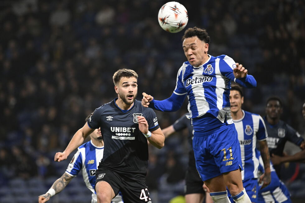 FC Porto vence Rangers por 3-1 e apura-se para os oitavos da Liga Europa