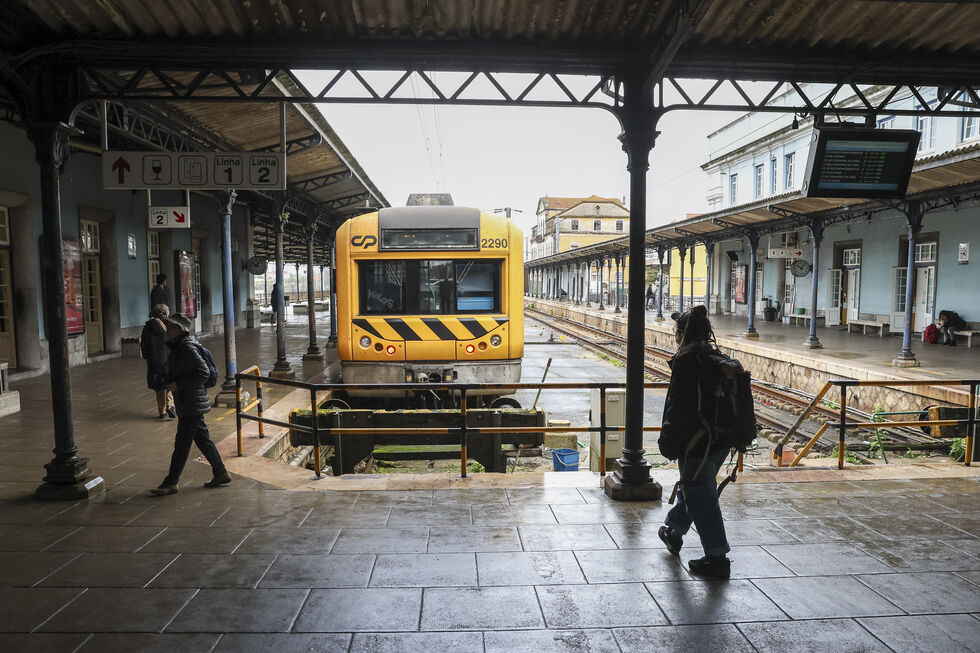 Circulação ferroviária condicionada devido a falhas na rede elétrica