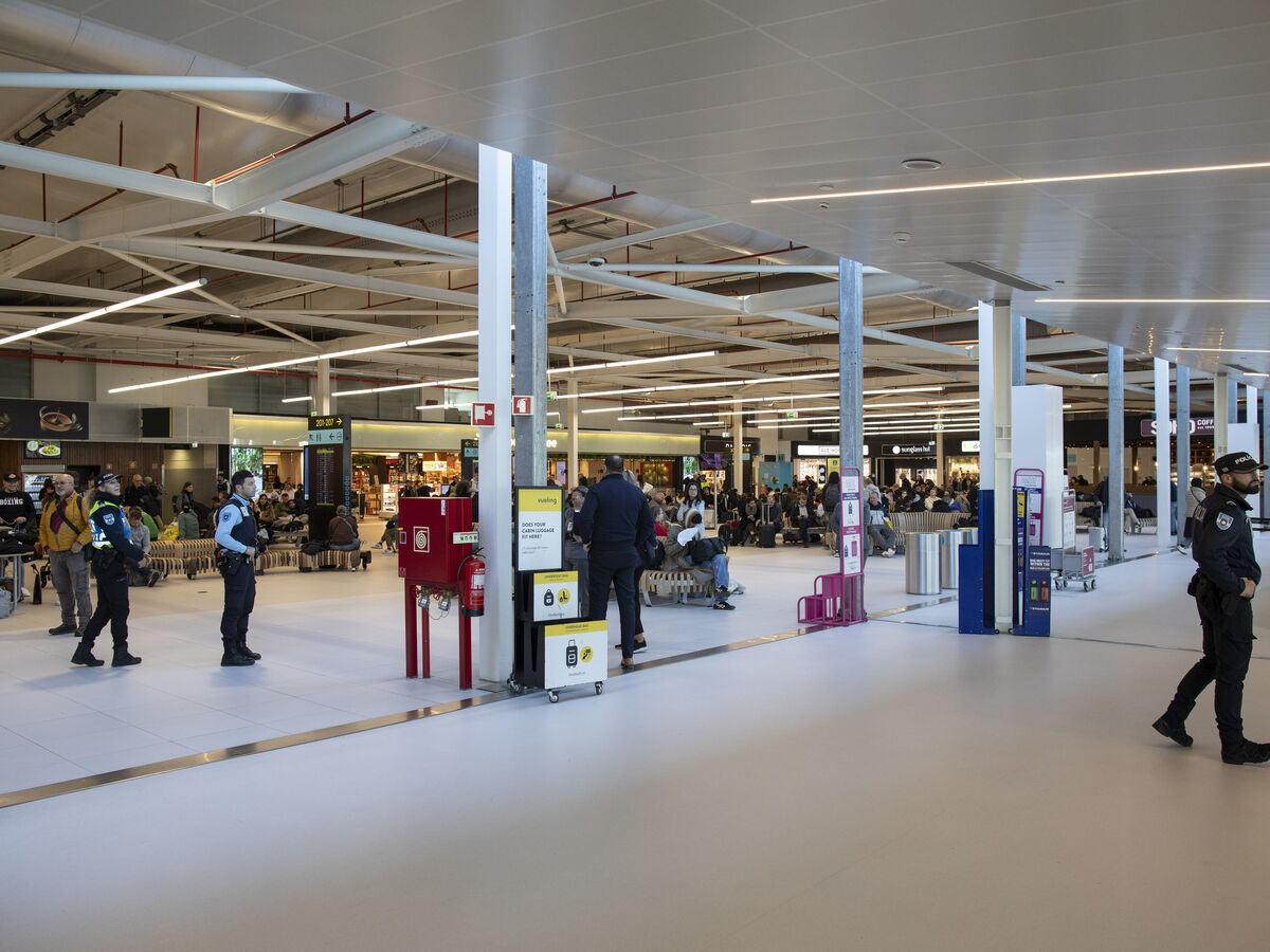 Como Portugal trata quem pede asilo: as queixas sobre as condições no aeroporto de Lisboa 
