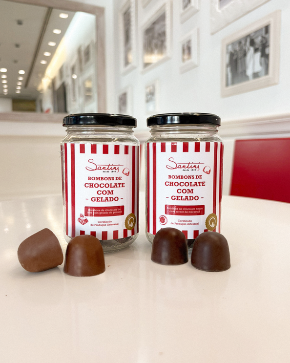 Para o Dia dos Namorados, a Santini sugere bombons de chocolate recheados com gelado (€12/10 unidades)
