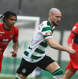 Nuno Santos regressa à competição 15 meses depois na vitória do Sporting B sobre a Oliveirense