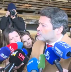 André Ventura critica Governo por não acionar mecanismos europeus