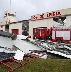 Mau Tempo: Bombeiros Voluntários de Leiria ficaram sem telhado e já angariaram mais de 52.600 euros