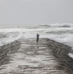 Dez distritos sob aviso laranja devido a agitação marítima