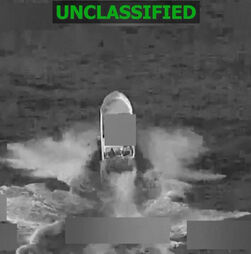 O momento em que EUA atacam barco suspeito de tráfico de droga no Pacífico