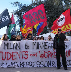 Cerca de 5 mil pessoas protestam em Milão contra Jogos Olímpicos de Inverno