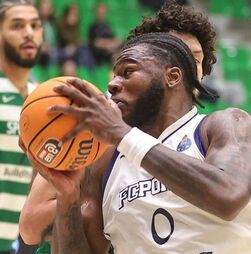 Sporting condena insultos racistas a jogadores do FC Porto e diz que adepto incorre em procedimento disciplinar